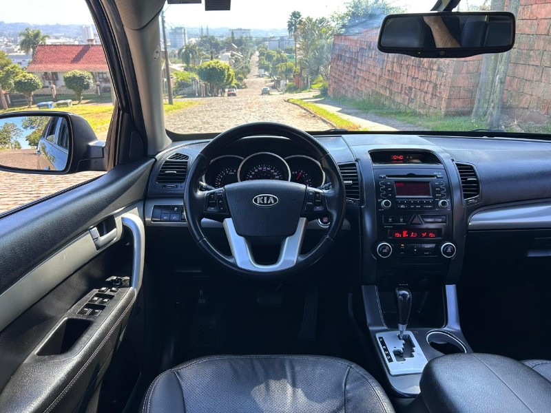 KIA SORENTO 3.5 V6 24V 4X4 AUT 7 LUGARES 2011/2011 LS MULTIMARCAS VENÂNCIO AIRES / Carros no Vale
