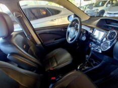 TOYOTA ETIOS 1.5 PLATINUM 2016/2017 CRUZEIRO MULTIMARCAS CRUZEIRO DO SUL / Carros no Vale