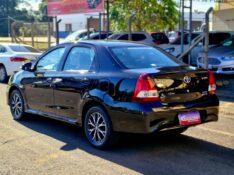 TOYOTA ETIOS 1.5 PLATINUM 2016/2017 CRUZEIRO MULTIMARCAS CRUZEIRO DO SUL / Carros no Vale