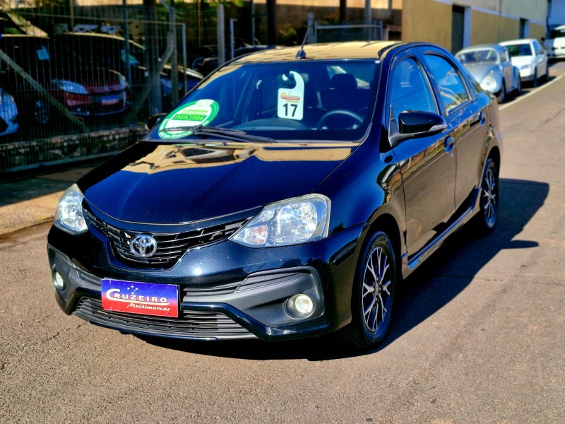 TOYOTA ETIOS 1.5 PLATINUM 2016/2017 CRUZEIRO MULTIMARCAS CRUZEIRO DO SUL / Carros no Vale