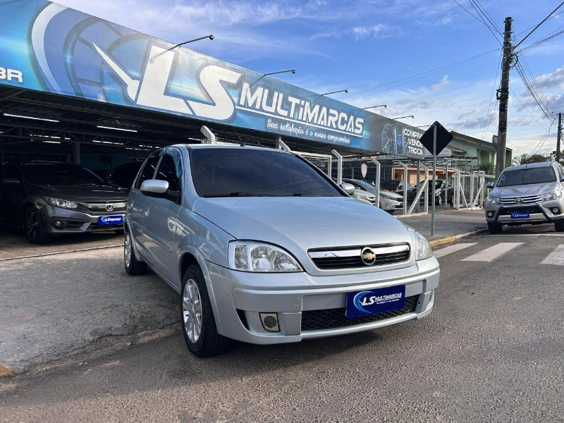 CHEVROLET CORSA HATCH MAXX 1.4 MPFI 8V ECONO 2011/2011 LS MULTIMARCAS VENÂNCIO AIRES / Carros no Vale