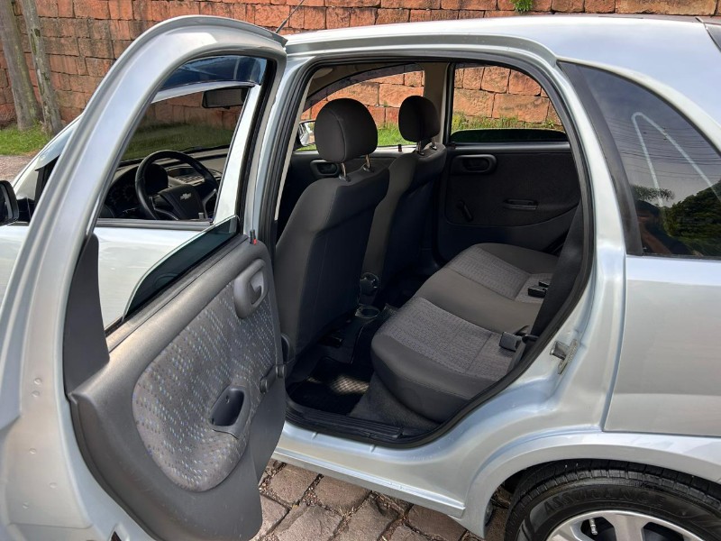 CHEVROLET CORSA HATCH MAXX 1.4 MPFI 8V ECONO 2011/2011 LS MULTIMARCAS VENÂNCIO AIRES / Carros no Vale