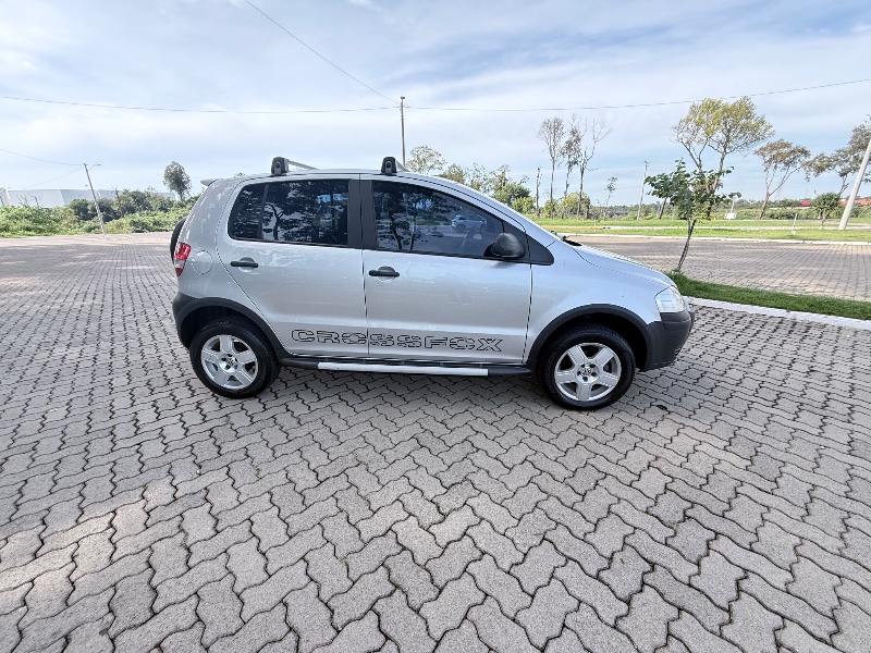 VOLKSWAGEN CROSSFOX 1.6 2006/2006 ELY AUTOMÓVEIS LAJEADO / Carros no Vale