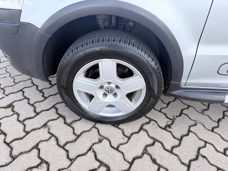 VOLKSWAGEN CROSSFOX 1.6 2006/2006 ELY AUTOMÓVEIS LAJEADO / Carros no Vale