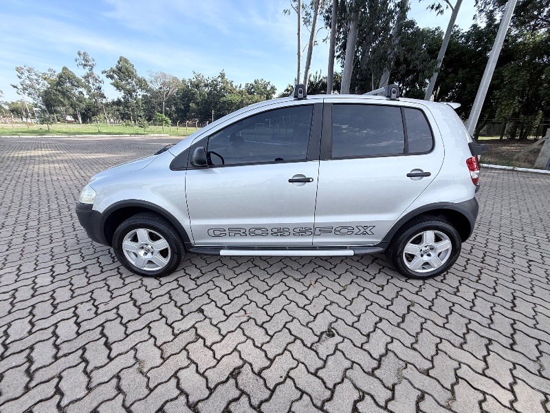 VOLKSWAGEN CROSSFOX 1.6 2006/2006 ELY AUTOMÓVEIS LAJEADO / Carros no Vale