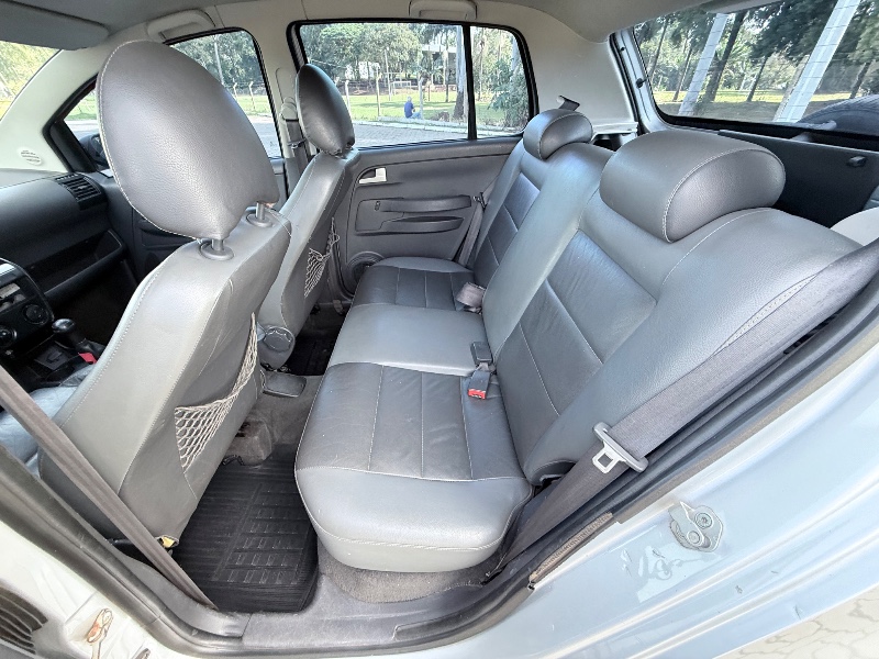 VOLKSWAGEN CROSSFOX 1.6 2006/2006 ELY AUTOMÓVEIS LAJEADO / Carros no Vale