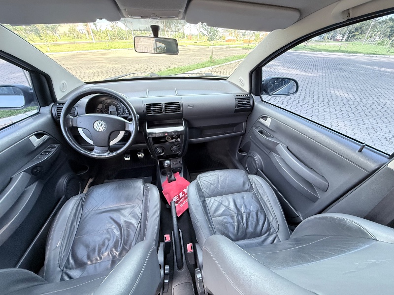 VOLKSWAGEN CROSSFOX 1.6 2006/2006 ELY AUTOMÓVEIS LAJEADO / Carros no Vale