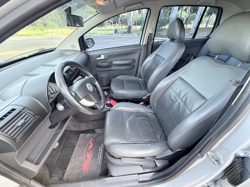 VOLKSWAGEN CROSSFOX 1.6 2006/2006 ELY AUTOMÓVEIS LAJEADO / Carros no Vale