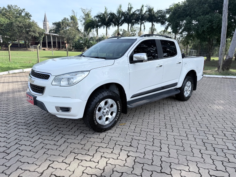 CHEVROLET S10 2.8 LTZ 4X2 CD 16V TURBO DIESEL 4P AUTOMÁTICO 2014/2014 ELY AUTOMÓVEIS LAJEADO / Carros no Vale