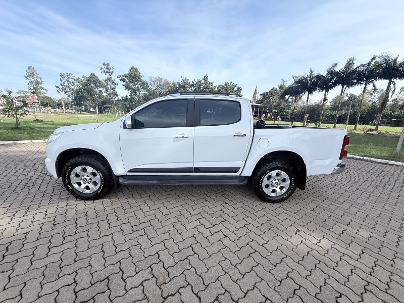 CHEVROLET S10 2.8 LTZ 4X2 CD 16V TURBO DIESEL 4P AUTOMÁTICO 2014/2014 ELY AUTOMÓVEIS LAJEADO / Carros no Vale