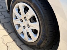 FORD KA 1.0 SE 2019 /2019 NEURI VEÍCULOS LAJEADO / Carros no Vale