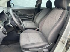 VOLKSWAGEN FOX 1.6 TREND 8V /2014 RT 811 VEÍCULOS ARROIO DO MEIO / Carros no Vale