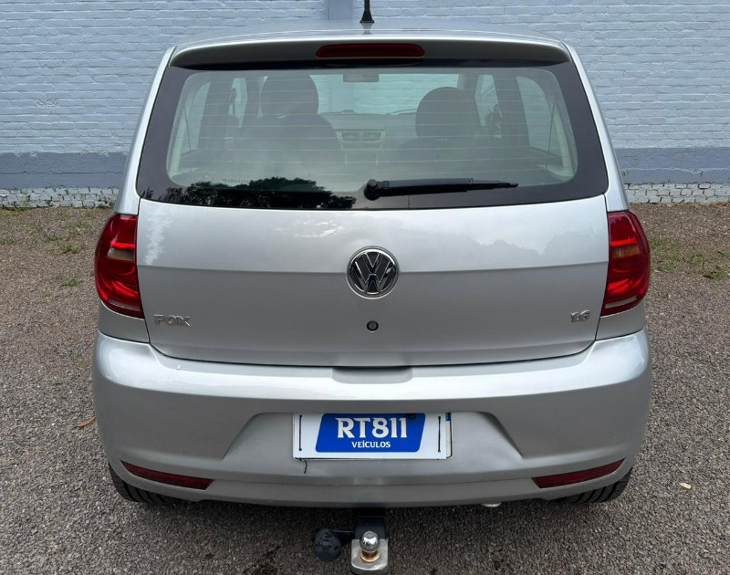 VOLKSWAGEN FOX 1.6 TREND 8V /2014 RT 811 VEÍCULOS ARROIO DO MEIO / Carros no Vale