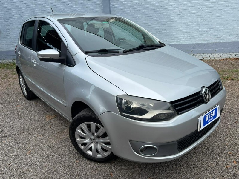 VOLKSWAGEN FOX 1.6 TREND 8V /2014 RT 811 VEÍCULOS ARROIO DO MEIO / Carros no Vale