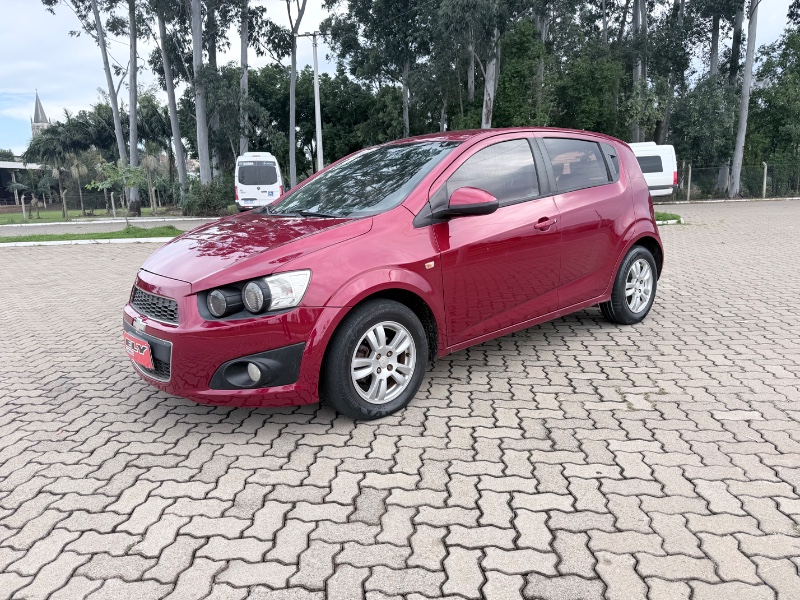 CHEVROLET SONIC 1.6 LT 16V FLEX 4P MANUAL 2014/2014 ELY AUTOMÓVEIS LAJEADO / Carros no Vale