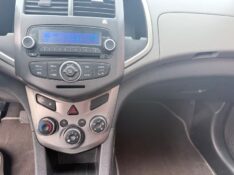 CHEVROLET SONIC 1.6 LT 16V FLEX 4P MANUAL 2014/2014 ELY AUTOMÓVEIS LAJEADO / Carros no Vale
