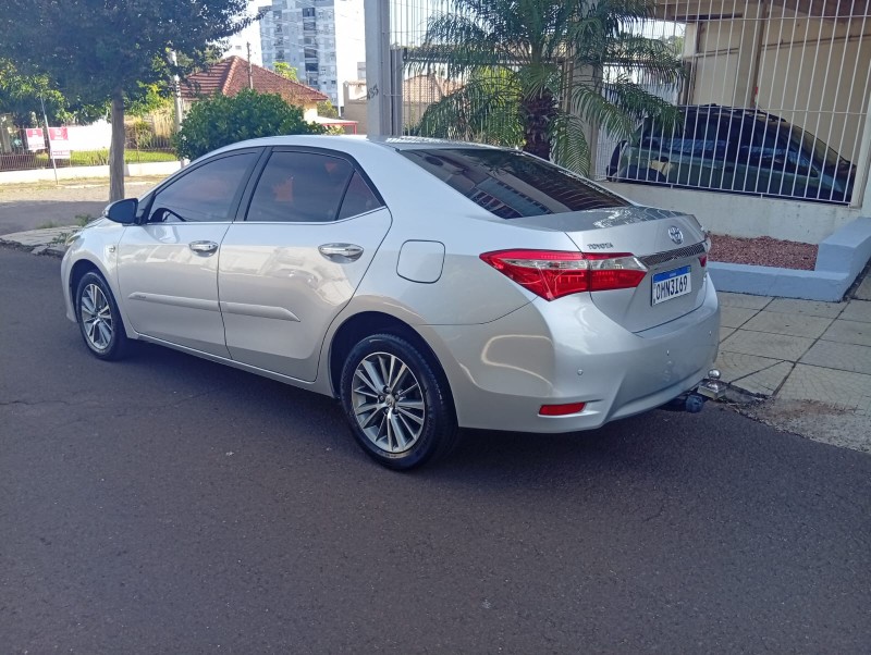 TOYOTA COROLLA ALTIS 2014/2015 ALTERNATIVA VEÍCULOS LAJEADO / Carros no Vale
