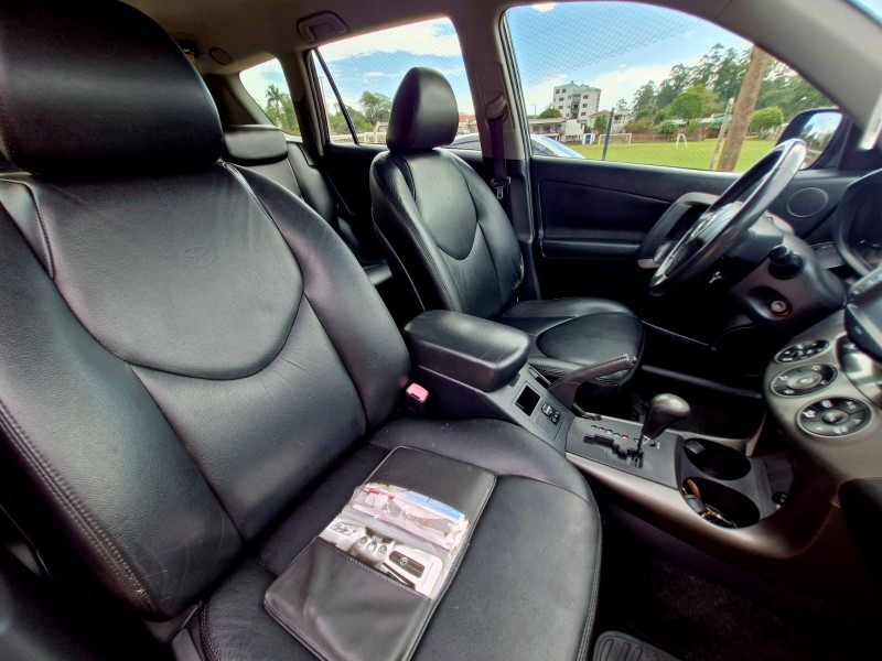 TOYOTA RAV4 2.4 4X2 16V 170CV AUT 2011/2012 CRUZEIRO MULTIMARCAS CRUZEIRO DO SUL / Carros no Vale