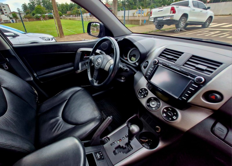 TOYOTA RAV4 2.4 4X2 16V 170CV AUT 2011/2012 CRUZEIRO MULTIMARCAS CRUZEIRO DO SUL / Carros no Vale