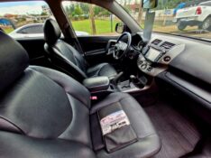 TOYOTA RAV4 2.4 4X2 16V 170CV AUT 2011/2012 CRUZEIRO MULTIMARCAS CRUZEIRO DO SUL / Carros no Vale