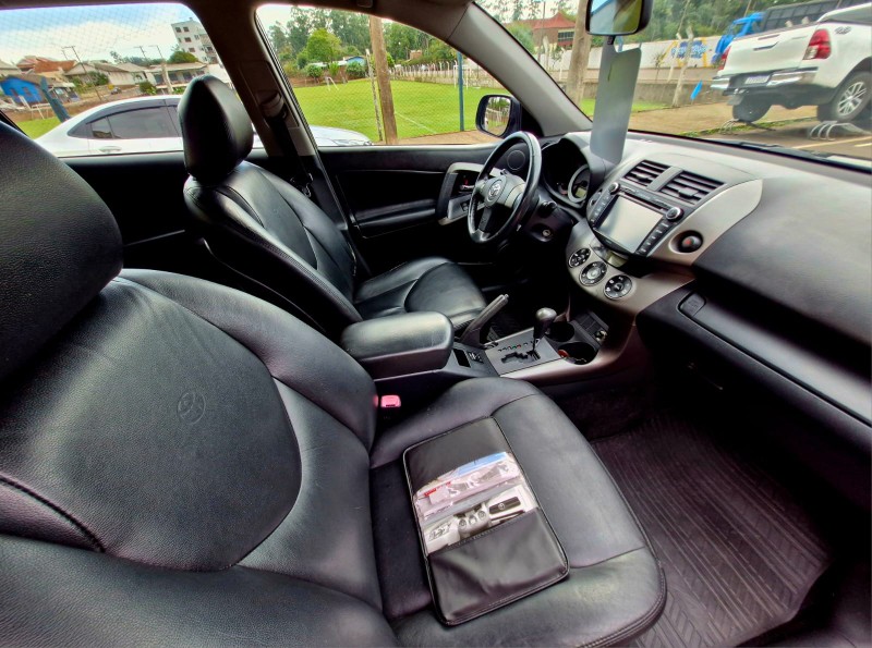 TOYOTA RAV4 2.4 4X2 16V 170CV AUT 2011/2012 CRUZEIRO MULTIMARCAS CRUZEIRO DO SUL / Carros no Vale