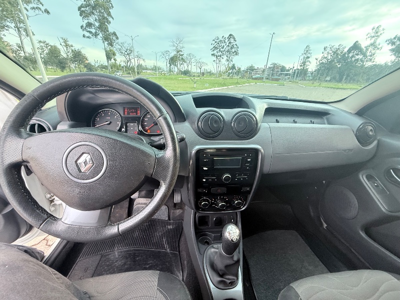 RENAULT DUSTER 1.6 2013/2013 ELY AUTOMÓVEIS LAJEADO / Carros no Vale
