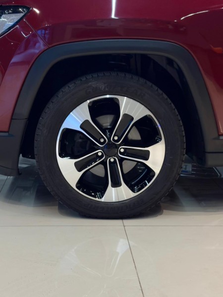 JEEP COMPASS 2.0 16V LONGITUDE 2017/2018 JM AUTOMÓVEIS VENÂNCIO AIRES / Carros no Vale