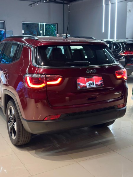 JEEP COMPASS 2.0 16V LONGITUDE 2017/2018 JM AUTOMÓVEIS VENÂNCIO AIRES / Carros no Vale
