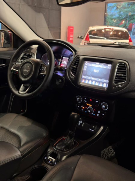 JEEP COMPASS 2.0 16V LONGITUDE 2017/2018 JM AUTOMÓVEIS VENÂNCIO AIRES / Carros no Vale