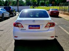 TOYOTA COROLLA 1.8 GLI 16V FLEX 4P AUTOMÁTICO 2013/2014 CRUZEIRO MULTIMARCAS CRUZEIRO DO SUL / Carros no Vale