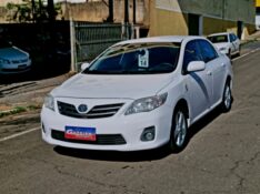 TOYOTA COROLLA 1.8 GLI 16V FLEX 4P AUTOMÁTICO 2013/2014 CRUZEIRO MULTIMARCAS CRUZEIRO DO SUL / Carros no Vale