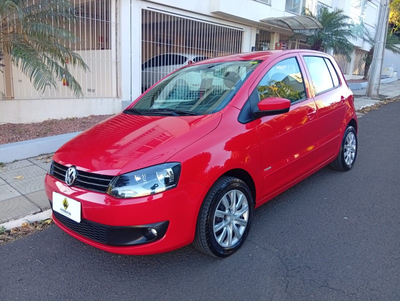 VOLKSWAGEN FOX 1.0 8V FLEX 2010/2011 ALTERNATIVA VEÍCULOS LAJEADO / Carros no Vale