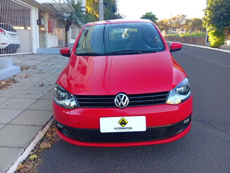 VOLKSWAGEN FOX 1.0 8V FLEX 2010/2011 ALTERNATIVA VEÍCULOS LAJEADO / Carros no Vale