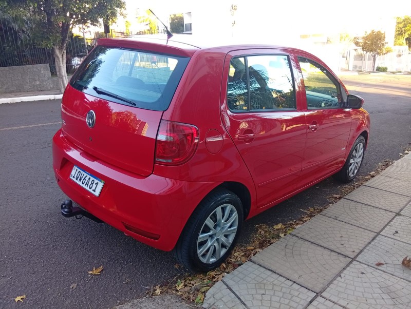 VOLKSWAGEN FOX 1.0 8V FLEX 2010/2011 ALTERNATIVA VEÍCULOS LAJEADO / Carros no Vale