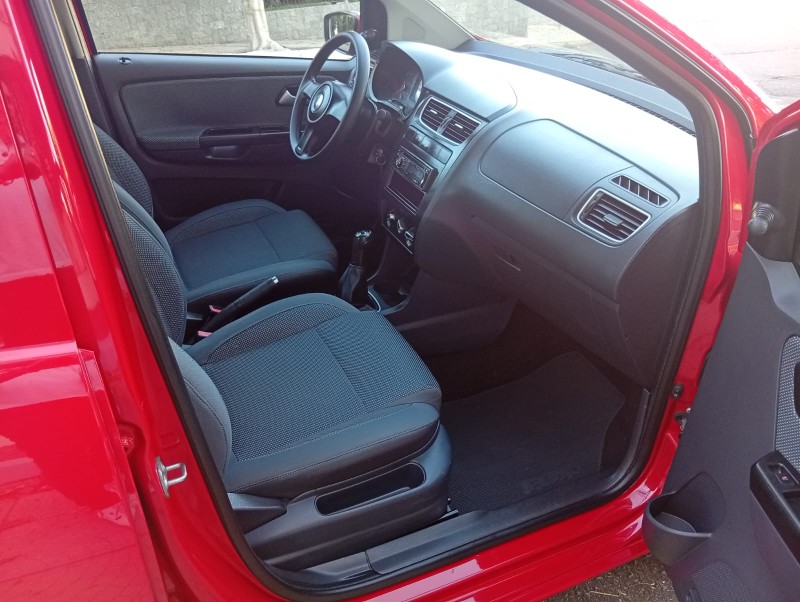 VOLKSWAGEN FOX 1.0 8V FLEX 2010/2011 ALTERNATIVA VEÍCULOS LAJEADO / Carros no Vale