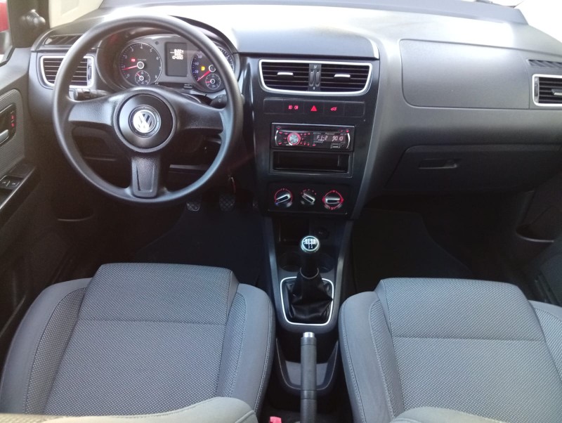 VOLKSWAGEN FOX 1.0 8V FLEX 2010/2011 ALTERNATIVA VEÍCULOS LAJEADO / Carros no Vale