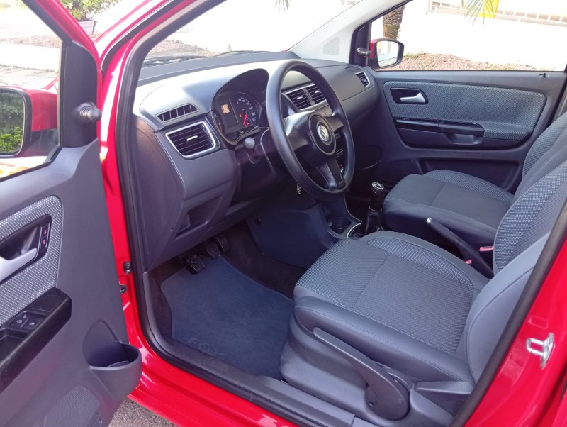 VOLKSWAGEN FOX 1.0 8V FLEX 2010/2011 ALTERNATIVA VEÍCULOS LAJEADO / Carros no Vale