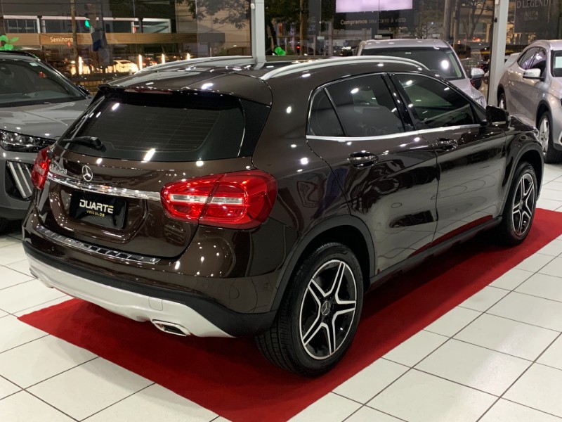 MERCEDES-BENZ GLA200 VISION 1.6 2015/2015 DUARTE VEÍCULOS PORTO ALEGRE / Carros no Vale