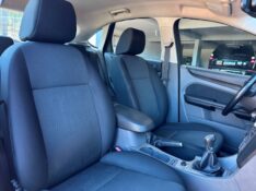 FORD FOCUS GLX 1.6 2012/2013 SÉTIMA VEÍCULOS GUAPORÉ / Carros no Vale