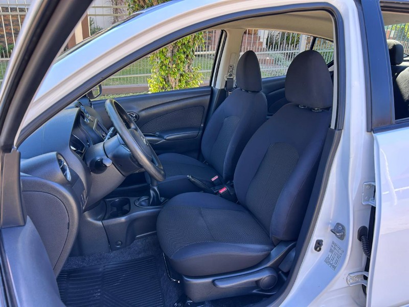 NISSAN VERSA SL 1.6 16V FLEX FUEL 4P MEC. 2013/2013 LS MULTIMARCAS VENÂNCIO AIRES / Carros no Vale