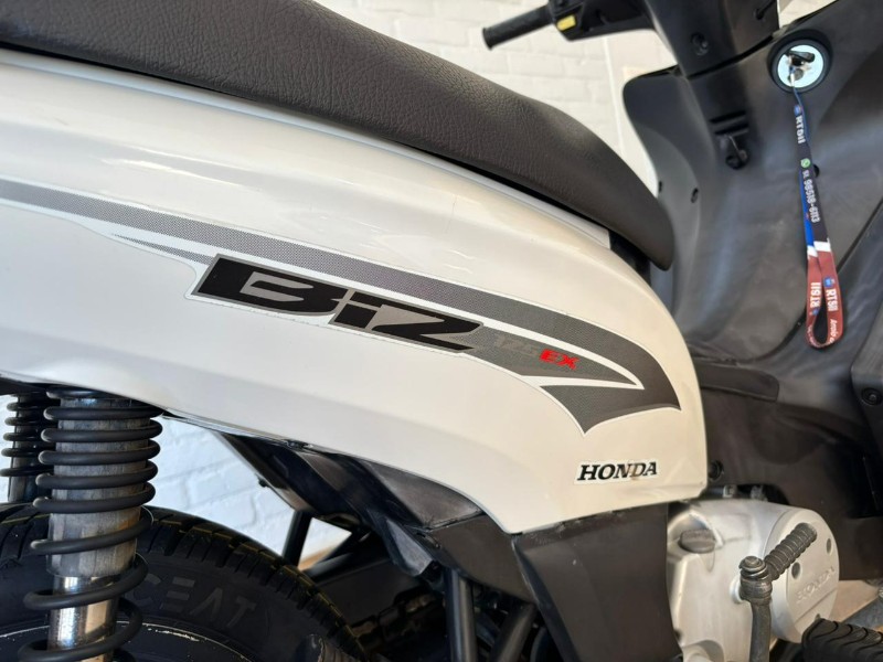 HONDA MOTOS BIZ 125 EX /2013 RT 811 VEÍCULOS ARROIO DO MEIO / Carros no Vale