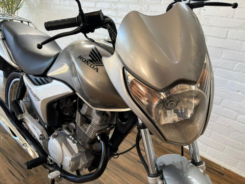HONDA MOTOS CG 150 TITAN ESD /2009 RT 811 VEÍCULOS ARROIO DO MEIO / Carros no Vale