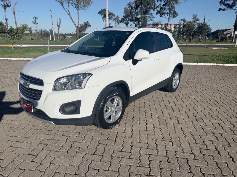 CHEVROLET TRACKER 1.8 MPFI LT 4X2 16V FLEX 4P AUTOMÁTICO 2016/2016 ELY AUTOMÓVEIS LAJEADO / Carros no Vale