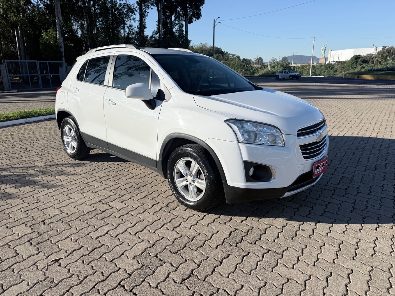 CHEVROLET TRACKER 1.8 MPFI LT 4X2 16V FLEX 4P AUTOMÁTICO 2016/2016 ELY AUTOMÓVEIS LAJEADO / Carros no Vale