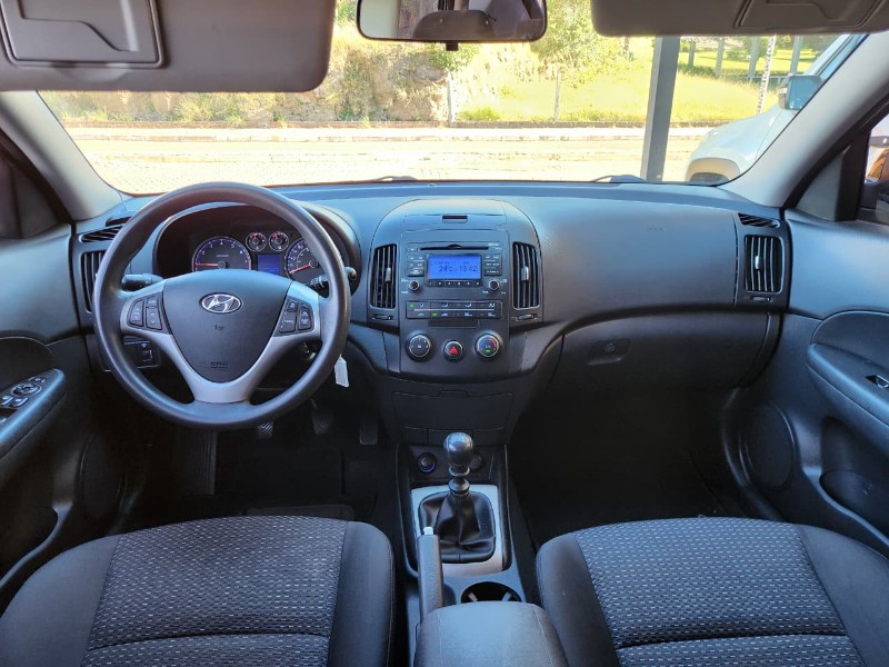 HYUNDAI I30 2.0 2011/2012 TS VEÍCULOS ANTA GORDA / Carros no Vale HYUNDAI I30 2.0 2011/2012 TS VEÍCULOS ANTA GORDA / Carros no Vale