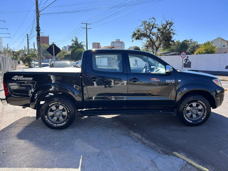 TOYOTA HILUX CD SRV D4-D 4X4 3.0 TDI DIES 2007/2007 LS MULTIMARCAS VENÂNCIO AIRES / Carros no Vale TOYOTA HILUX CD SRV D4-D 4X4 3.0 TDI DIES 2007/2007 LS MULTIMARCAS VENÂNCIO AIRES / Carros no Vale
