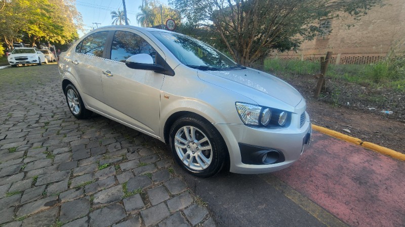 CHEVROLET SONIC SEDAN LTZ 1.6 2013/2014 FERNANDO AUTOMÓVEIS | REVENDA DE CARROS ARROIO DO MEIO ARROIO DO MEIO / Carros no Vale
