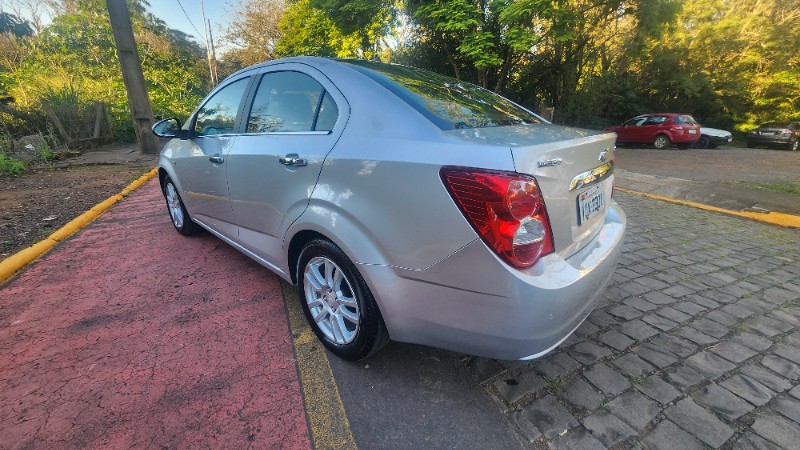 CHEVROLET SONIC SEDAN LTZ 1.6 2013/2014 FERNANDO AUTOMÓVEIS | REVENDA DE CARROS ARROIO DO MEIO ARROIO DO MEIO / Carros no Vale