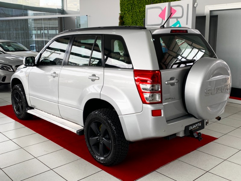 SUZUKI GRAND VITARA 2.0 16V 4X2/4X4 2009/2010 DUARTE VEÍCULOS PORTO ALEGRE / Carros no Vale