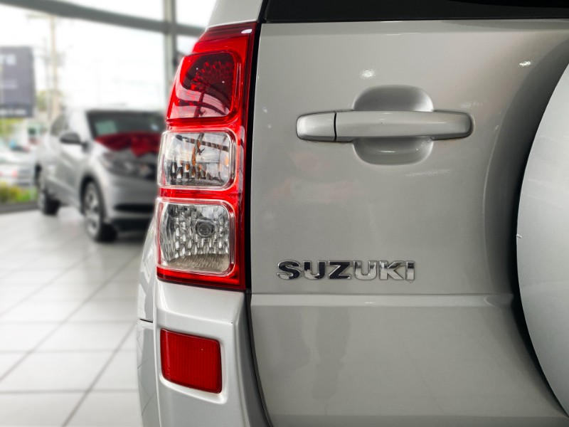 SUZUKI GRAND VITARA 2.0 16V 4X2/4X4 2009/2010 DUARTE VEÍCULOS PORTO ALEGRE / Carros no Vale